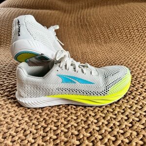 ALTRA WOMEN'S ESCALANTE RACER 4